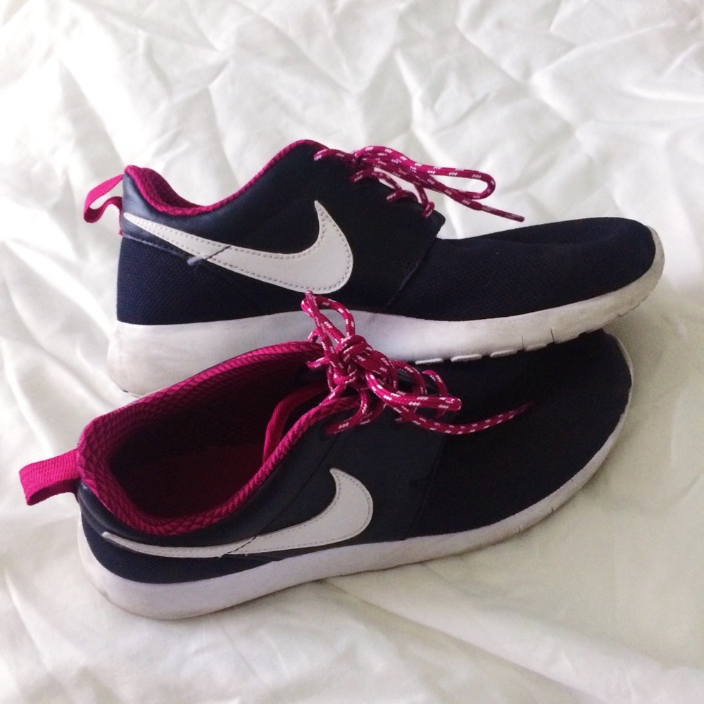 Nike Roshe Black, White and Pink